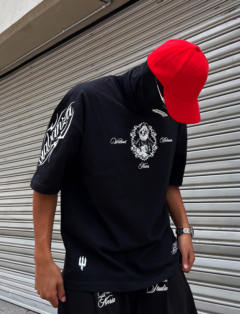 Camiseta Oversize “Matter Vita Gratia” | Negra