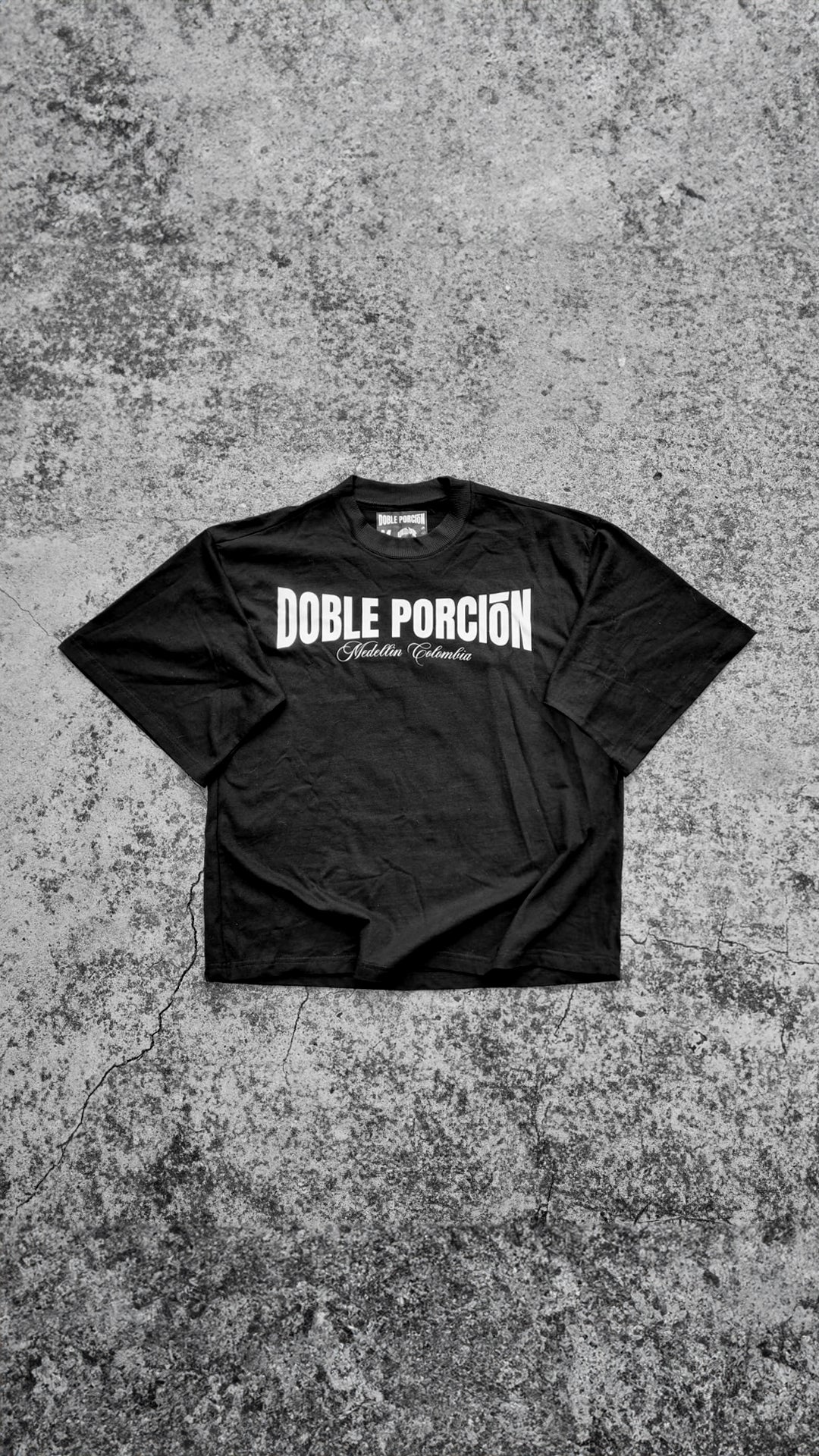 Camiseta Oversize Par De Pepas | Negra