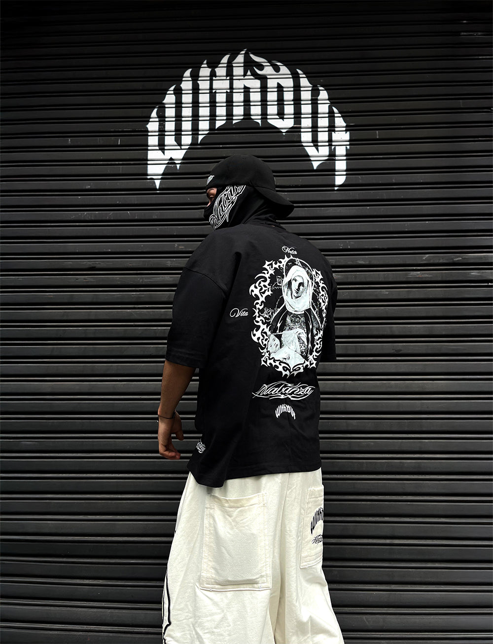 Camiseta Oversize “Matter Vita Gratia” | Negra