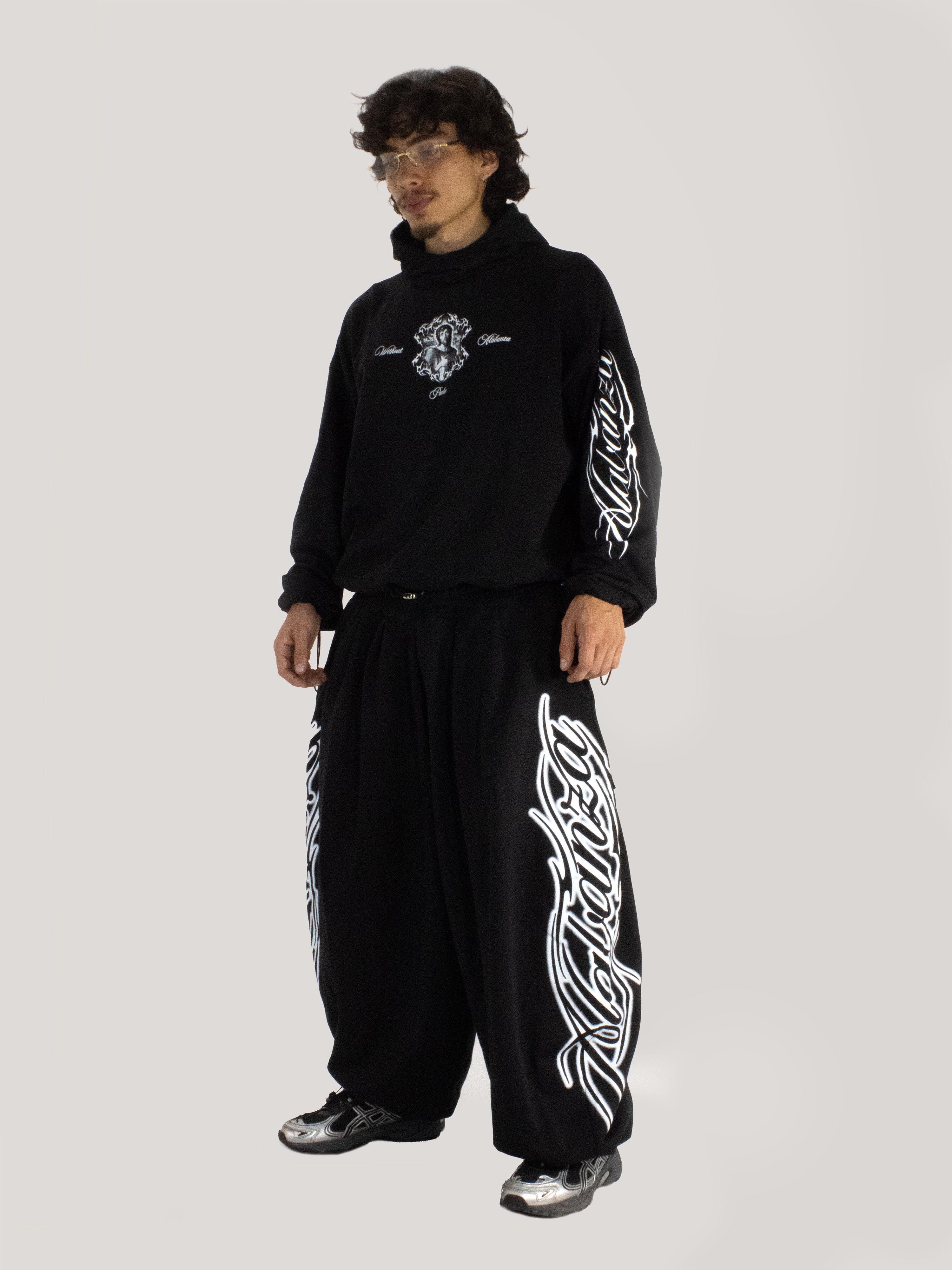 Hoodie Oversize “Gloria Pattri Sacto” | Negro